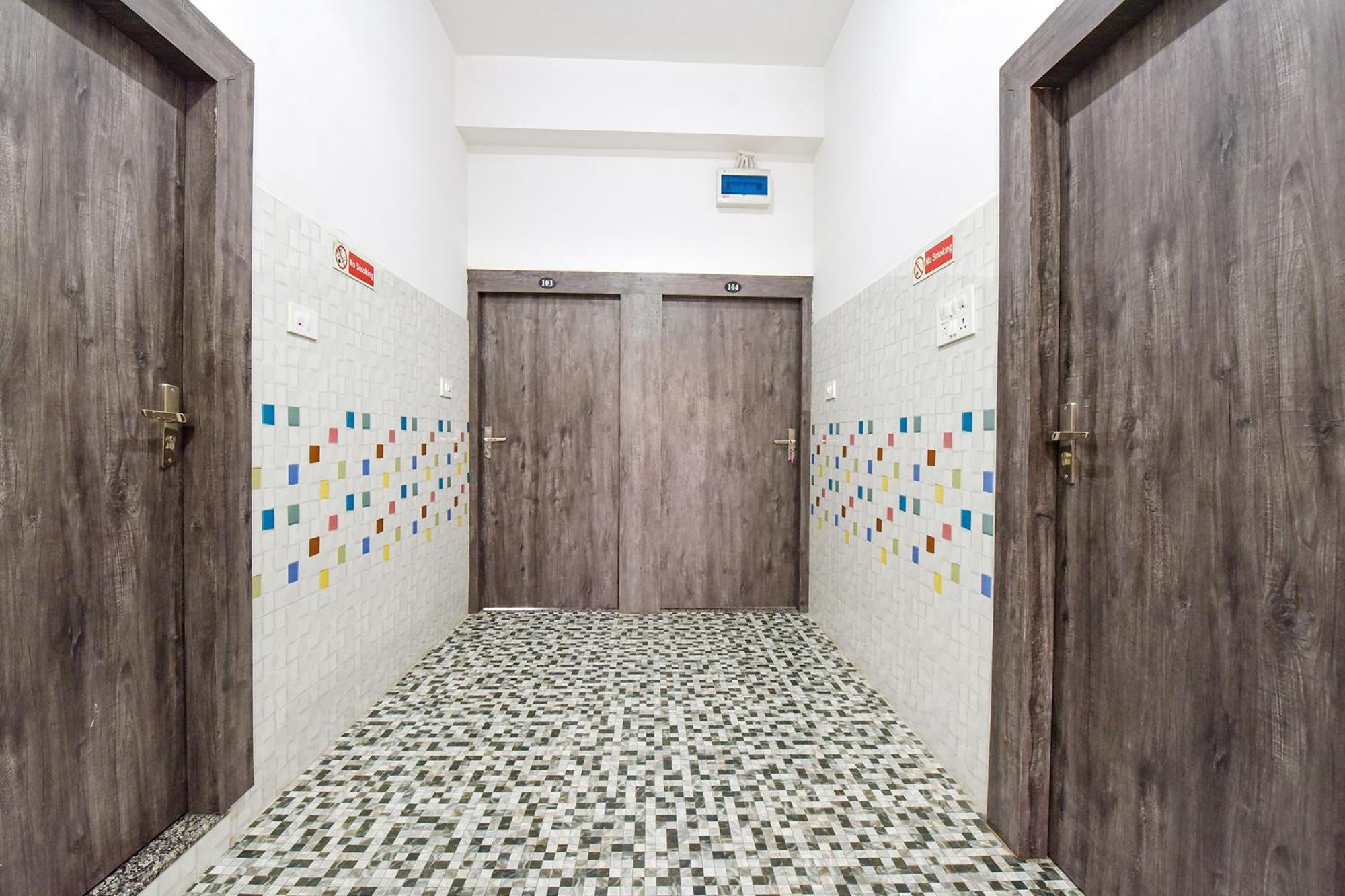 Fabexpress Soni Palace Уджайн Екстериор снимка