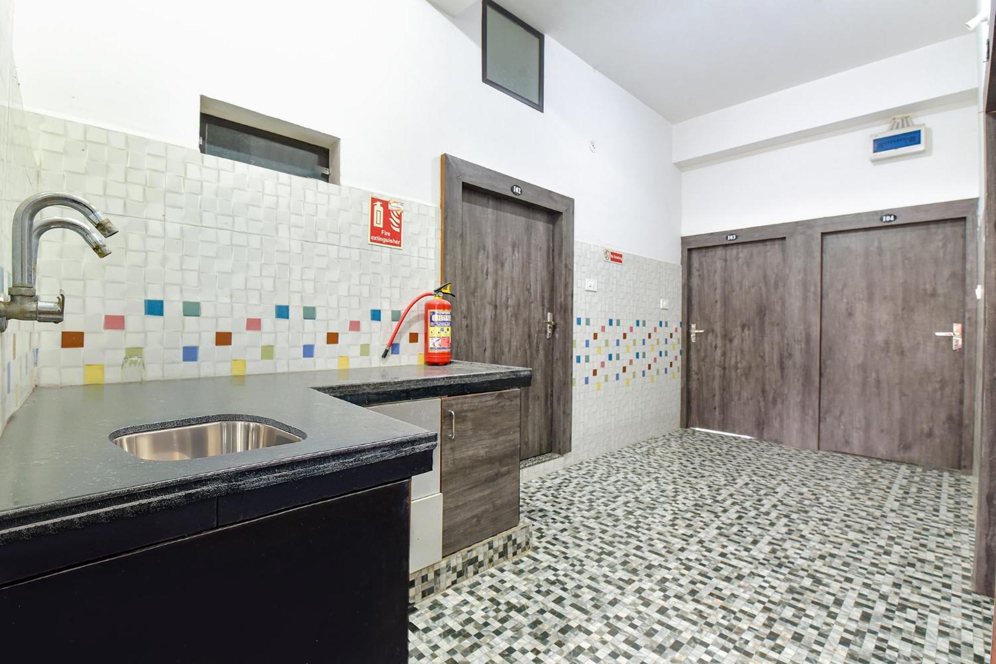 Fabexpress Soni Palace Уджайн Екстериор снимка